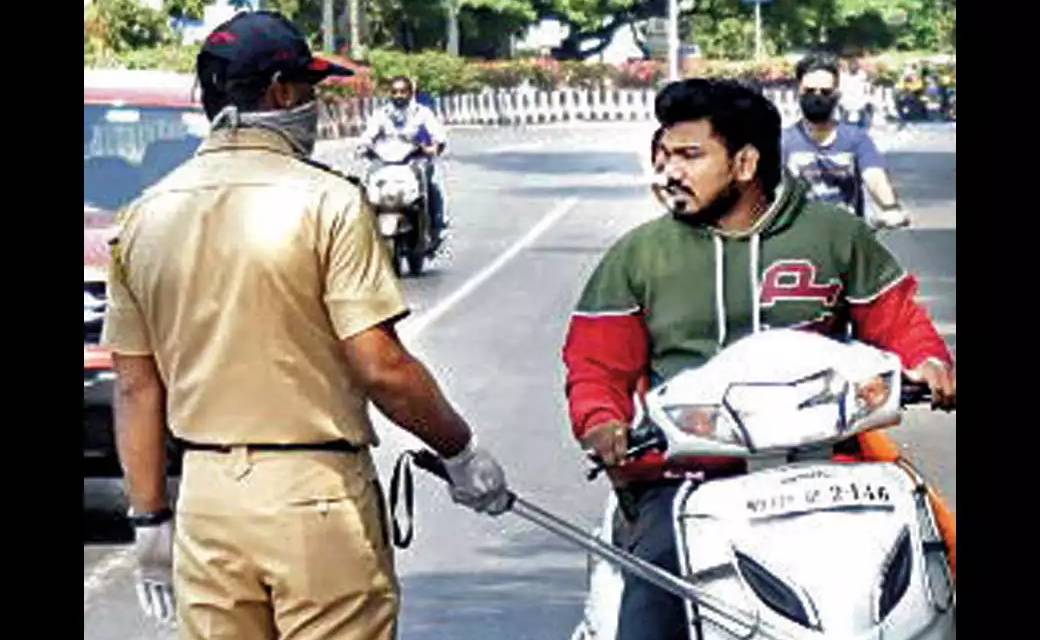 जशपुर जिले कांसाबेल में बगैर मास्क पहने लोगो के विरुद्ध ताबड़ तोड़ कार्रवाई 