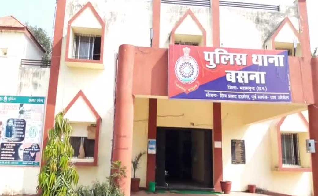 बसना : लोहे का धारदार हथियार के साथ एक व्यक्ति गिरफ्तार. - CG Sandesh