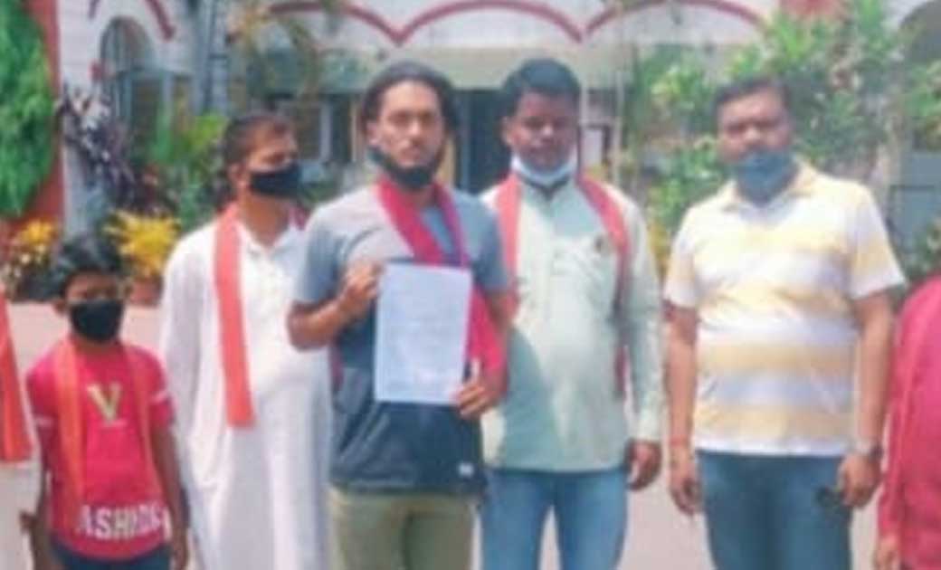 चोरी की शक पर नशे की हालत में बरमकेला पुलिस ने युवक को नंगा ... - CG Sandesh