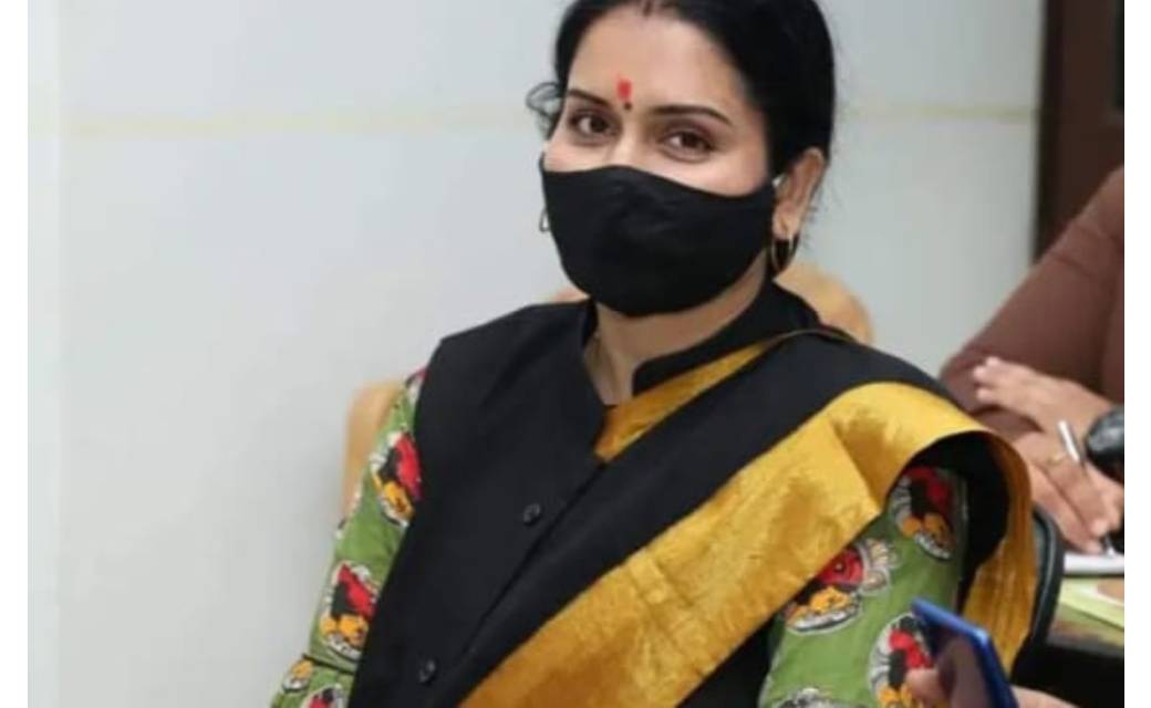 आपसी वर्चस्व की लड़ाई में जनहित भूल बैठी शहर सरकार….पूनम सोलंकी