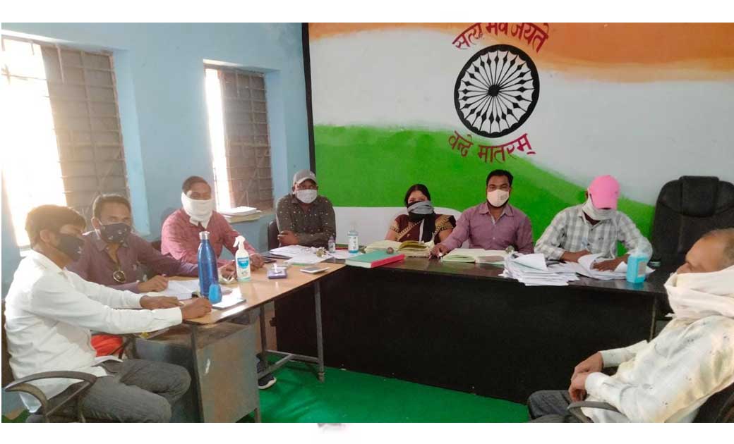 महासमुन्द : कृषि साख सहकारी प्रबंधक जयप्रकाश साहू के अनूठा पहल से  किसान हो रहे लाभान्वित