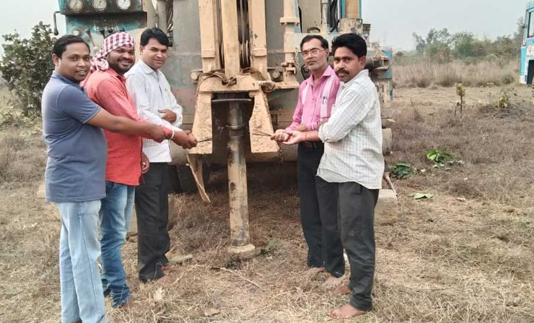 ग्राम पँचायत बंसुला के डीपापारा स्थित गोठान में सरपंच रजनी ज... - CG Sandesh