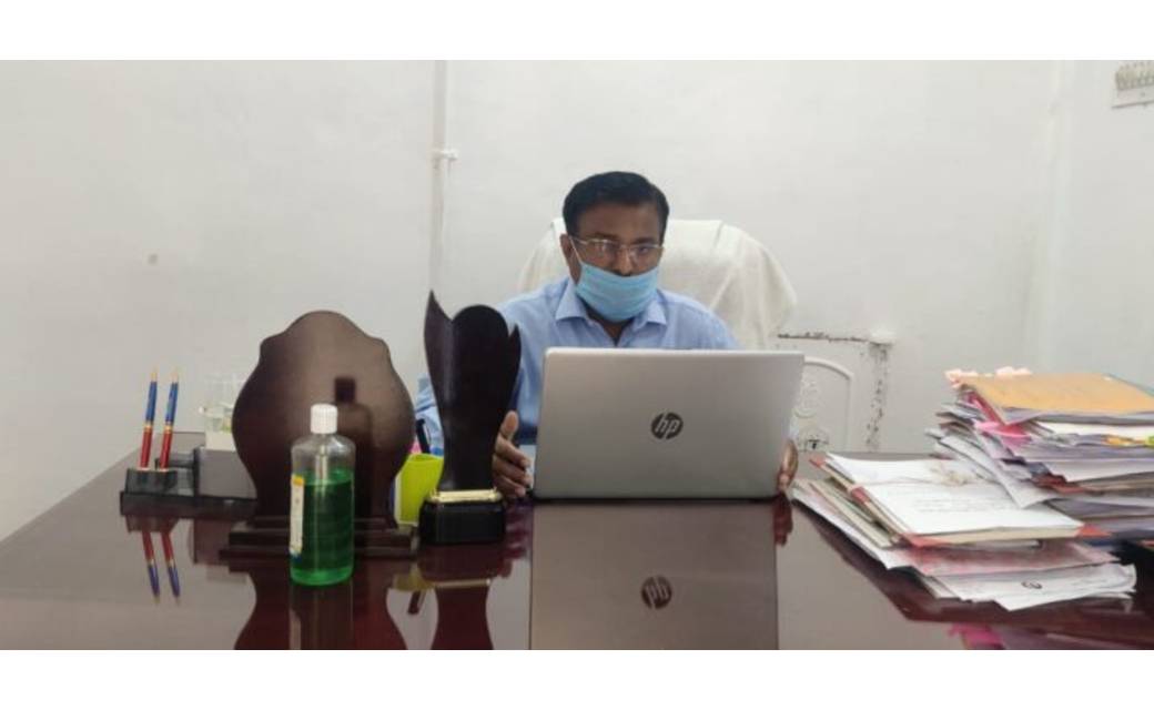 बिना अनुमति के मुख्यालय नहीं छोड़ने के सख्त निर्देश : कलेक्ट... - CG Sandesh