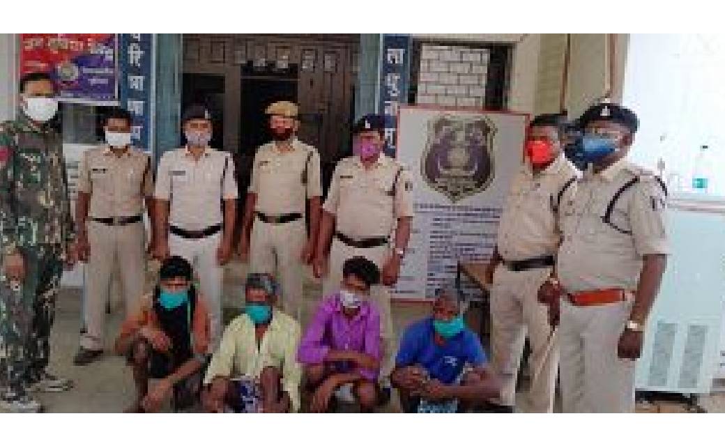  बैल का मांस बना कर खाया फिर बची हड्डी को जमीन मे गाड़ दिया...आरोपी गिरफ्तार