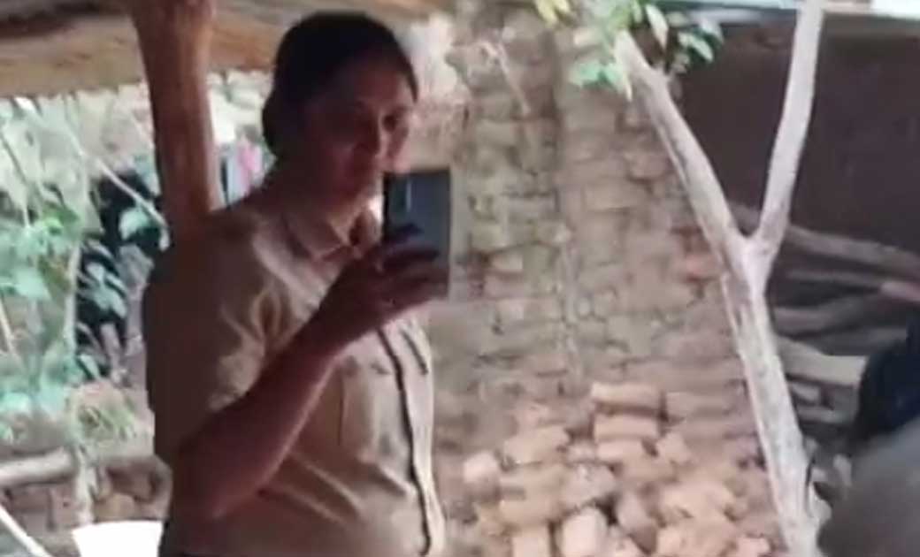 पिता के बेचे जमीन पर डोल गयी बेटे की नीयत...! वर्दीधारी साली... - CG Sandesh