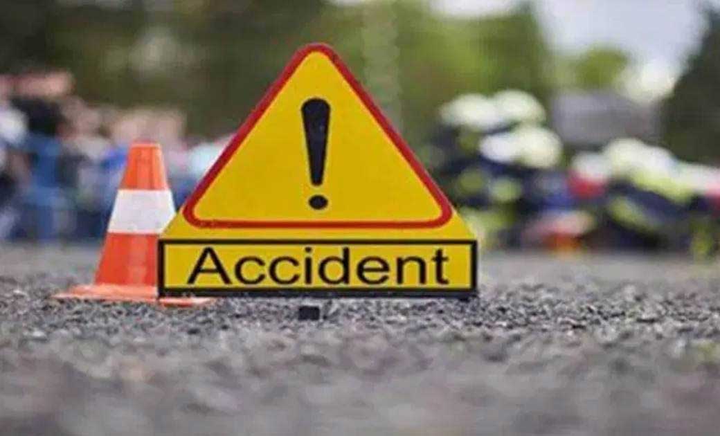 बागबाहरा  : बच्चों के लिए कपड़ा लेने जा रहे व्यक्ति सड़क हादसे में मौत