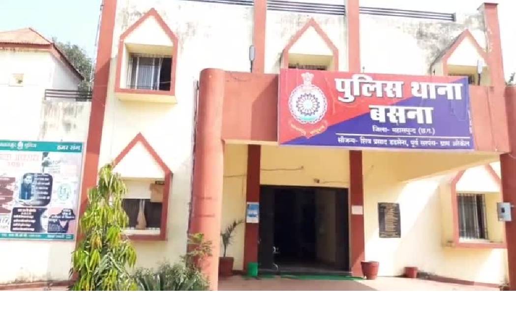 बसना : दो अलग-अलग मामलों में 7 लीटर महुआ शराब जप्त. - CG Sandesh