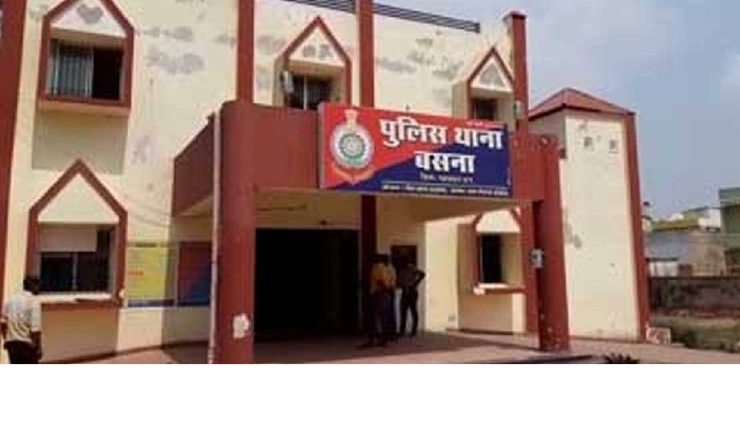 बसना : घर के बाड़ी से 5 पैकेट गांजा जप्त - CG Sandesh