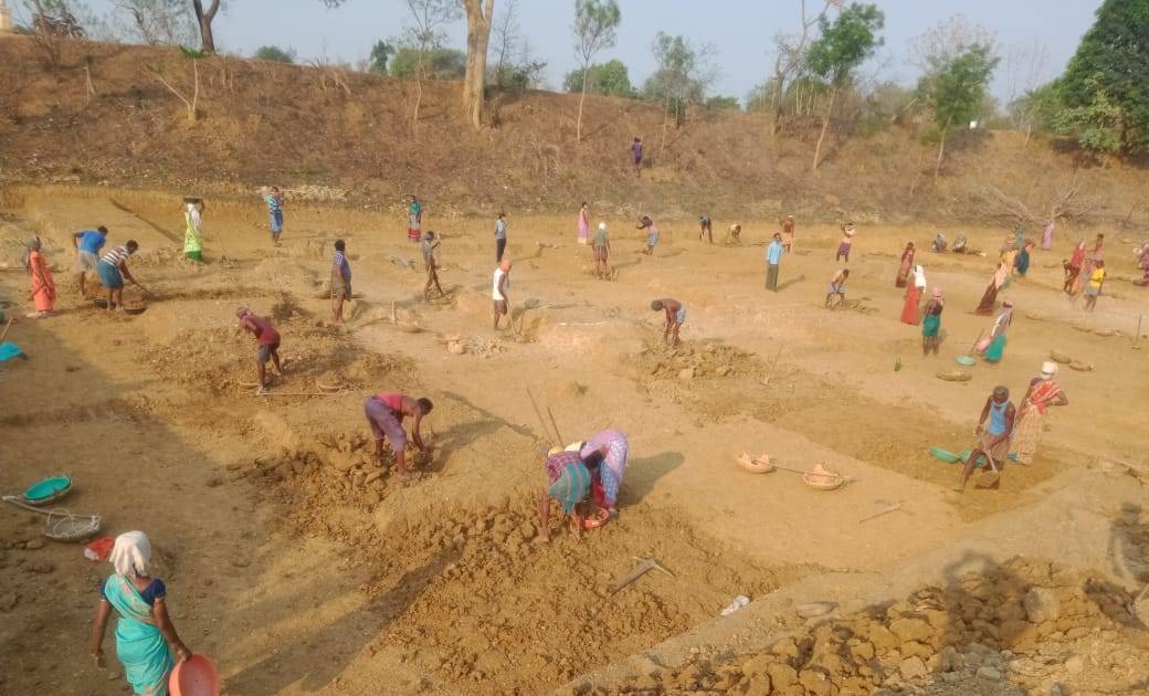बलौदाबाजार : मनरेगा के तहत 126 ग्राम पंचायतों मे 160 विभिन्न... - CG Sandesh
