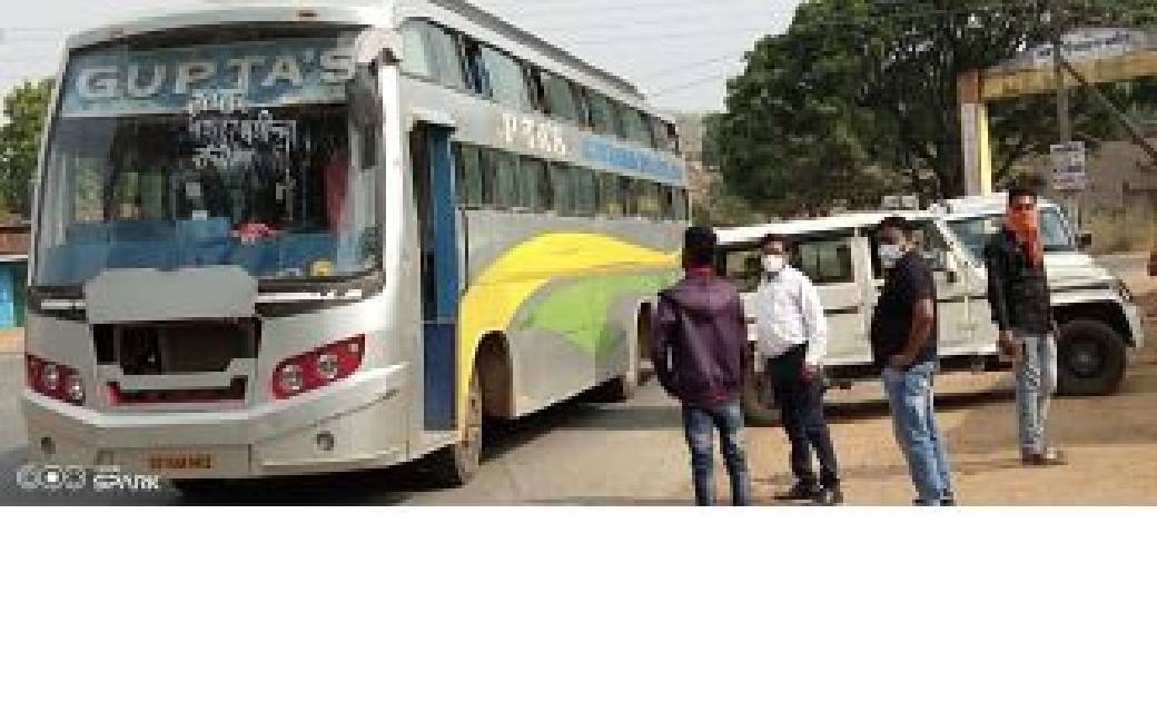 जशपुर जिला बगीचा मे-कोरोना को लेकर प्रशासन अब पूरी तरह मुश्तैद...यात्रियों का परीक्षण सहित मॉनिटरिंग  शुरू...