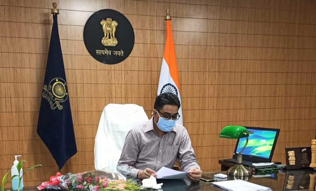 वैक्सीन का पहला डोज पर्याप्त नही,समय पर लगवाएं दूसरा डोज - क... - CG Sandesh