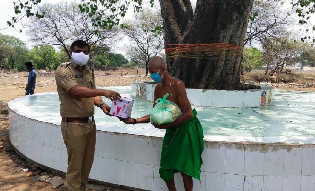 अमित शुक्ला ने समर्पण अभियान के तहत खाद्य सामग्री व भाप मशीन का किया  वितरण...