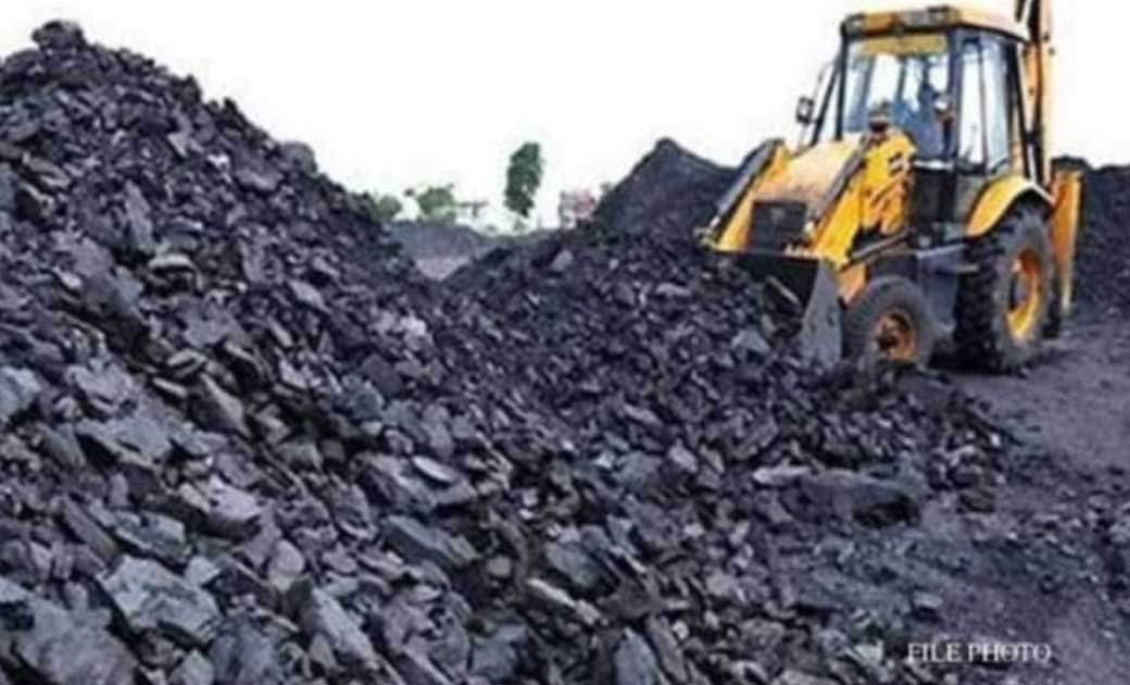 ट्रांसपोर्टर के दो गुर्गों ने एसईसीएल के खदान में मचाई गुंडागर्दी, पुलिस ने मामला किया दर्ज...