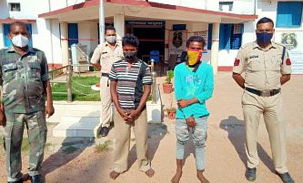 स्कूल  के अन्दर से बिजली के तार की चोरी, दो गिरफ्तार