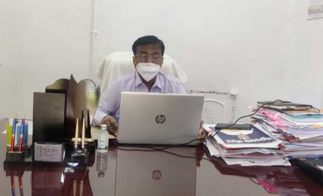 कलेक्टर महादेव कावरे ने स्वास्थ्य विभाग की टास्क फोर्स समिति की समीक्षा बैठक की