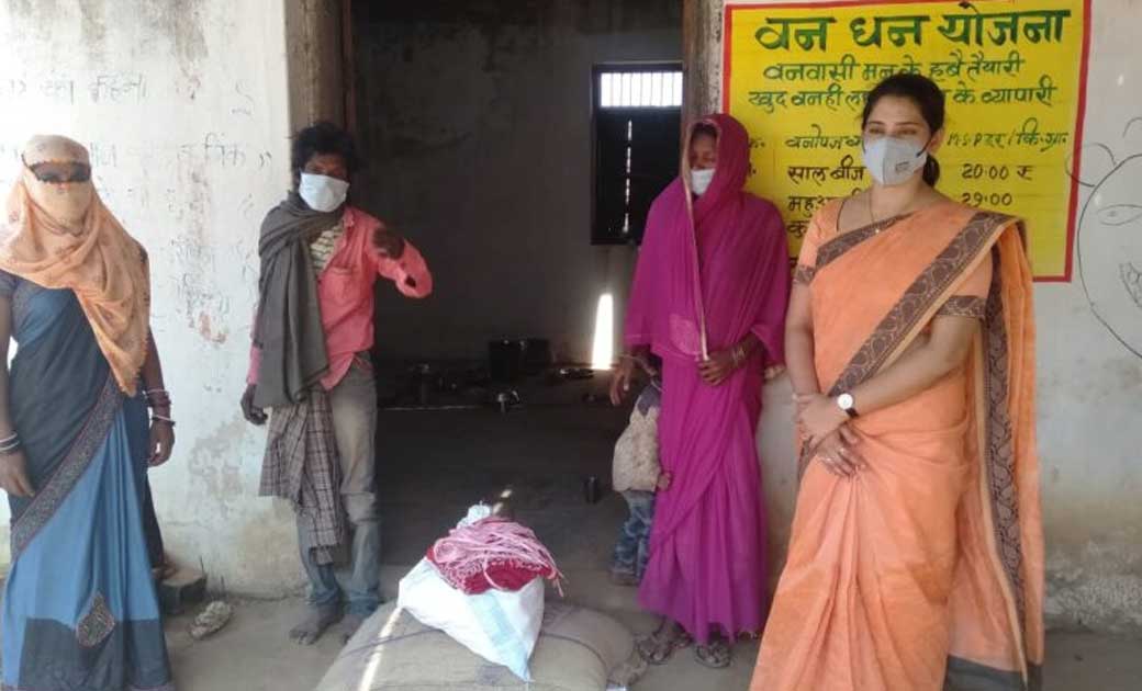 कमार परिवार के मदद् के लिए जनप्रतिनिधि अब सामने आने लगे - CG Sandesh