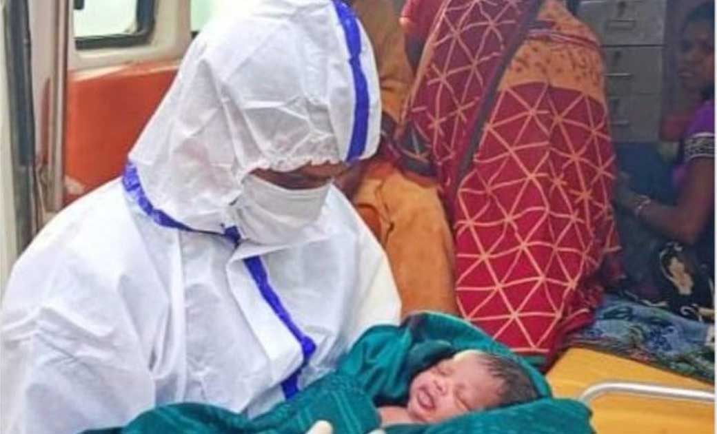जंगल में 108 संजीवनी एक्सप्रेस में गूंजी किलकारी..कर्मचारी बने देवदूत, थोड़ी देरी से हो सकती थी अनहोनी....