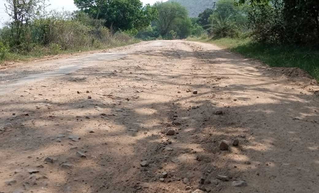 सरायपाली : दो साल पहले 43 करोड़ हुए थे स्वीकृत अभी तक नहीं बन पाया सड़क