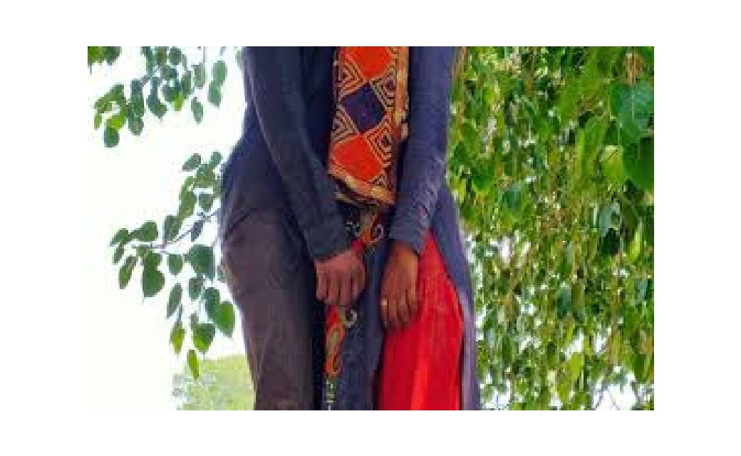 किसी और से तय हो गयी थी शादी... प्रेमी युगल ने पेड़ से लटक कर दे दी जान
