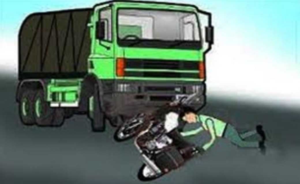 महासमुन्द : तेज रुफ्तार ट्रक के ठोकर से स्कूटी सवार को सिर में लगी चोट, मोके पर ट्रक चालक फरार.
