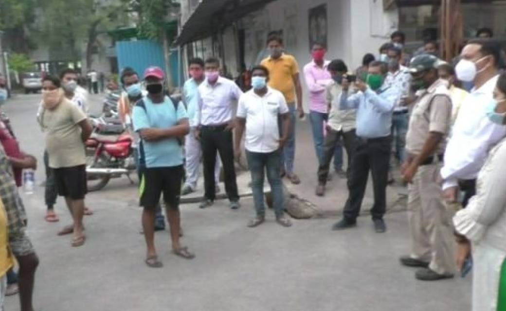 रायगढ़ में वैक्सीनेशन के बाद हुई मौत... रायपुर से मामले में जांच करने रायगढ़ आई टीम.....