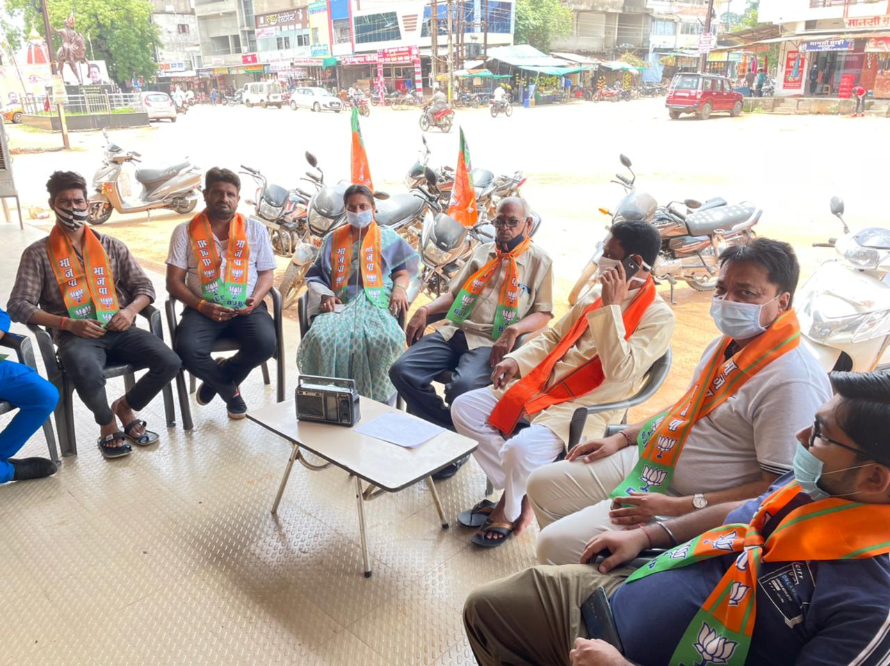 भाजपाइयों ने सुनीं प्रधानमंत्री के मन की बात - CG Sandesh