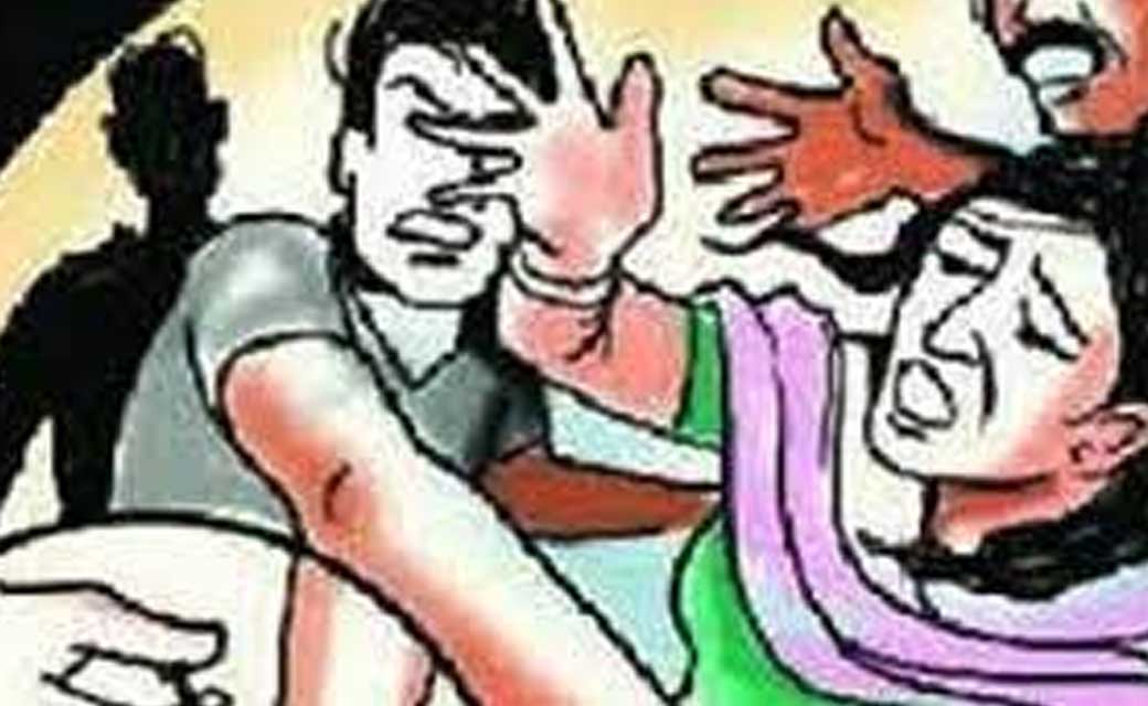 कोमाखान : खेत का मेड़ को काटे हो पूछने पर मारपीट, मामला दर्ज... - CG Sandesh