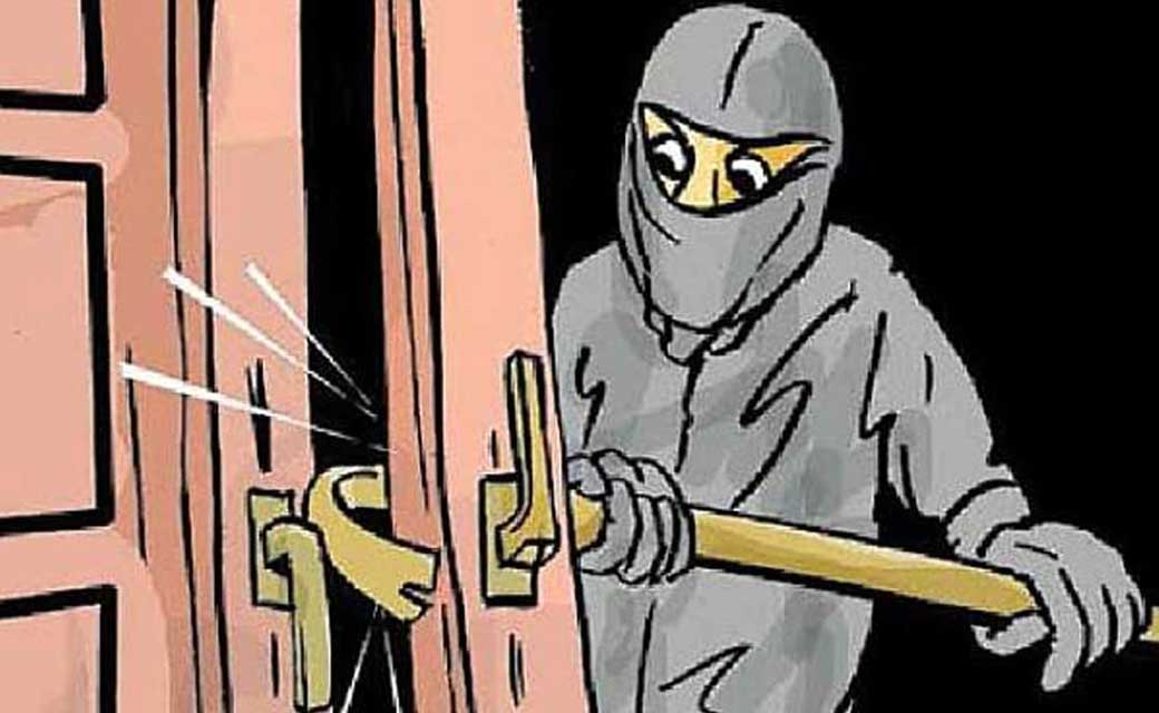 पटेवा : घर के दरवाजा का ताला तोड़कर चोरी, मामला दर्ज.