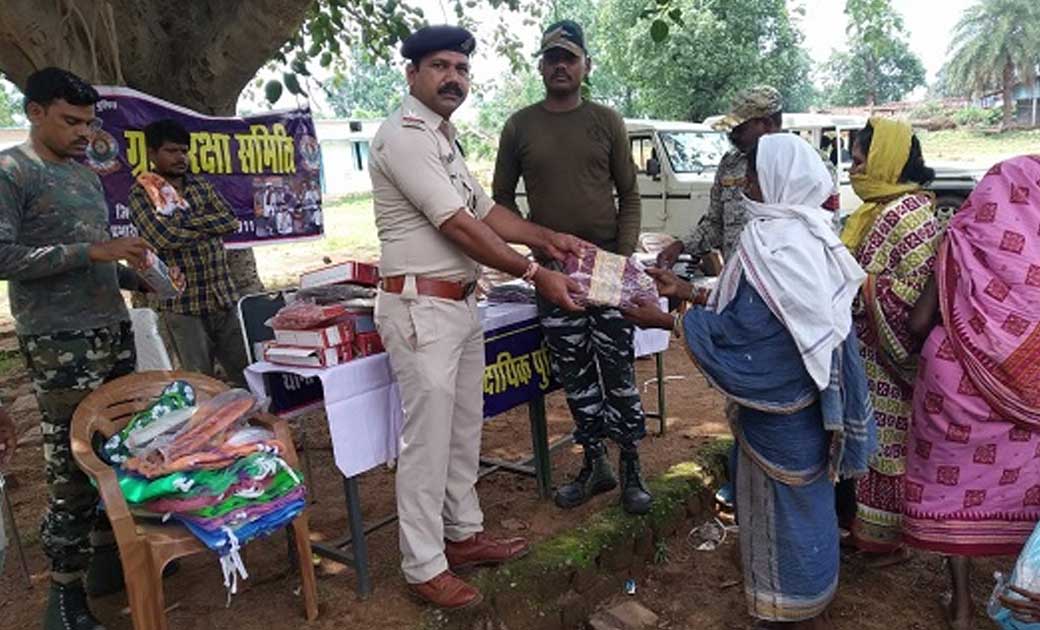 वनांचल क्षेत्र के ग्राम भुतबेडा में सामुदायिक पुलिसिंग कार्य... - CG Sandesh