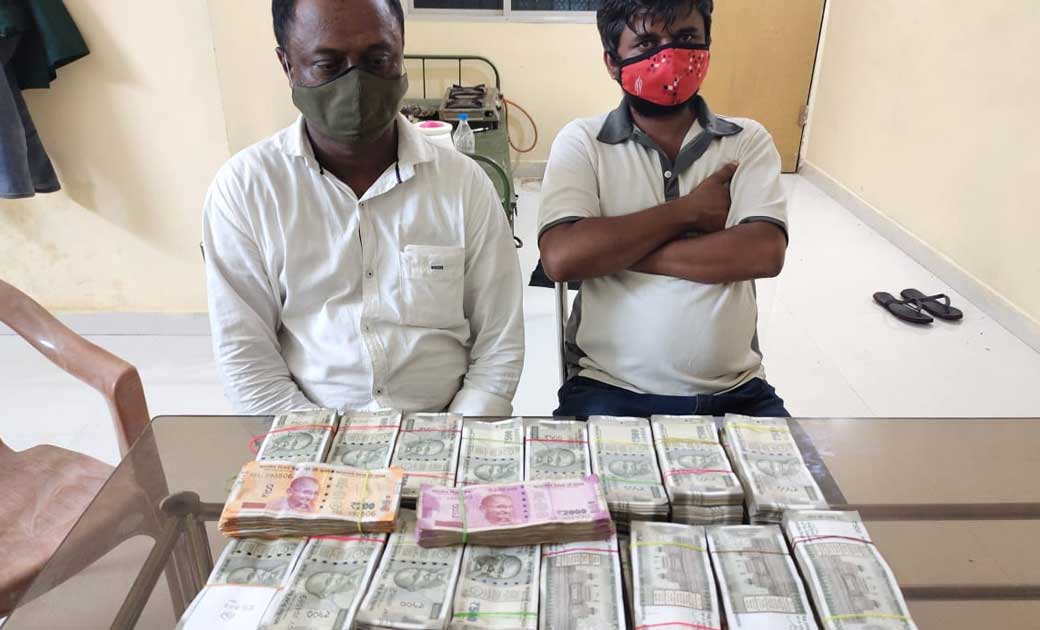 सरायपाली : वाहन के सीट के पीछे बने चेम्बर मे छिपाकर ले जा रह... - CG Sandesh