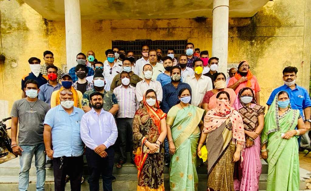 पिथौरा : कांग्रेस सरकार के ढाई साल की विफलता गांव-गांव बताने... - CG Sandesh
