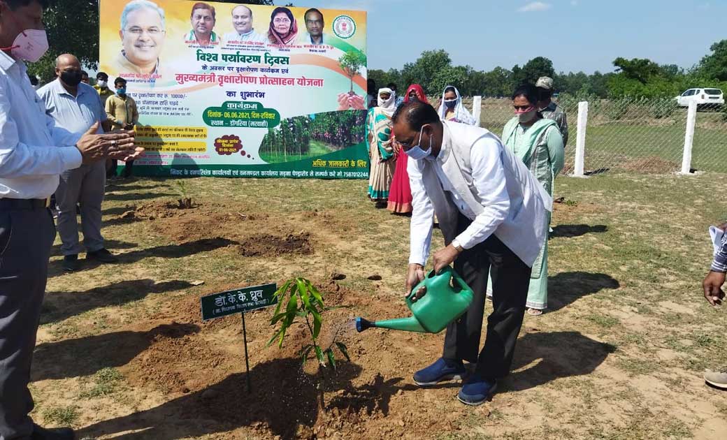 वीडियो कांफ्रेसनिंग के माध्यम से CM बघेल ने जीपीएम जिला में मुख्यमंत्री वृक्षारोपण प्रोत्साहन योजना को दी मंजूरी..
