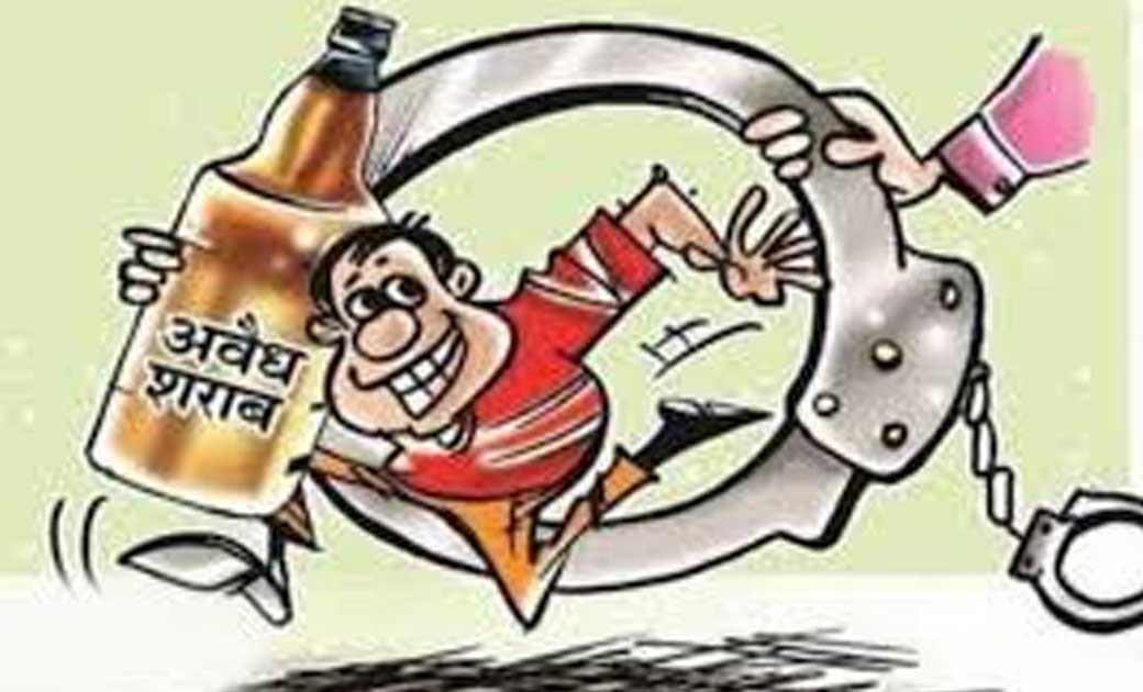 बसना : चनाट से 45 लीटर महुआ शराब जप्त.