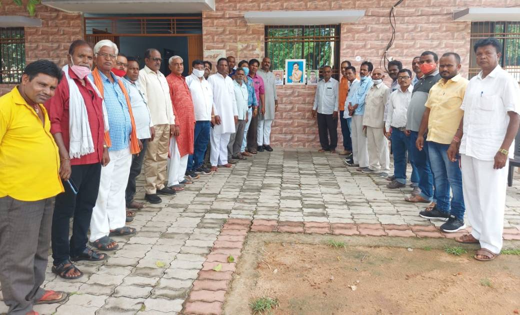 भारतीय स्वतंत्रता संग्राम सेनानी लोकमान्य बाल गंगाधर तिलक एवं शहीद चंद्रशेखर आजाद की जन्म जयंती एवं स्वर्गीय बिसाहू दास महंत की पुण्यतिथि पर विचार गोष्ठी सभा का हुआ आयोजन।