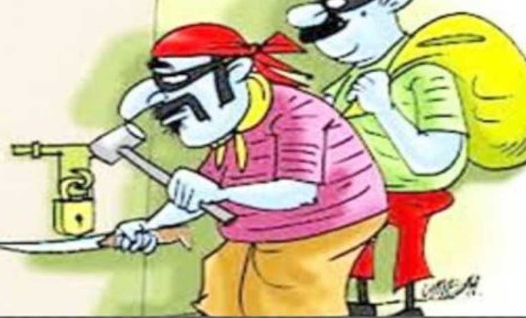 बागबाहरा : घर का दरवाजा तोड़कर गैस सिंलेण्डर, चुल्हा चोरी, मामला दर्ज.