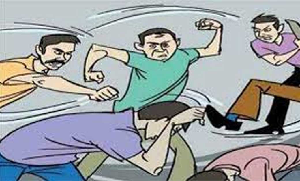 पिथौरा : गोबर खरीदी उद्घाटन कार्यक्रम में हुई मारपीट गाली गल... - CG Sandesh