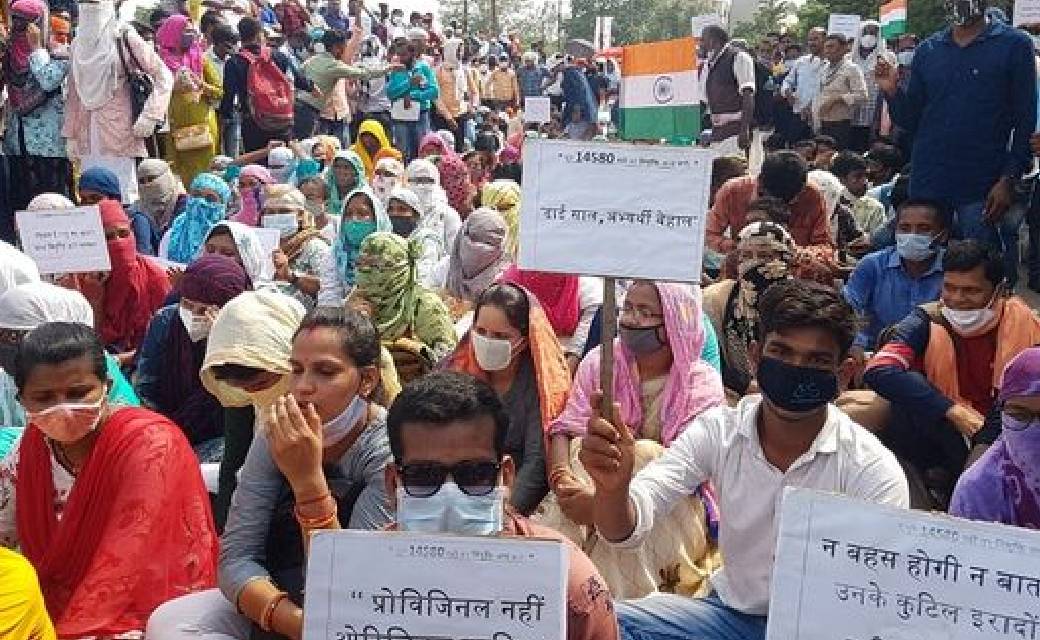 हजारों शिक्षक सीएम हॉउस घेरने उतरे राजधानी के सड़क पर...कराया... - CG Sandesh
