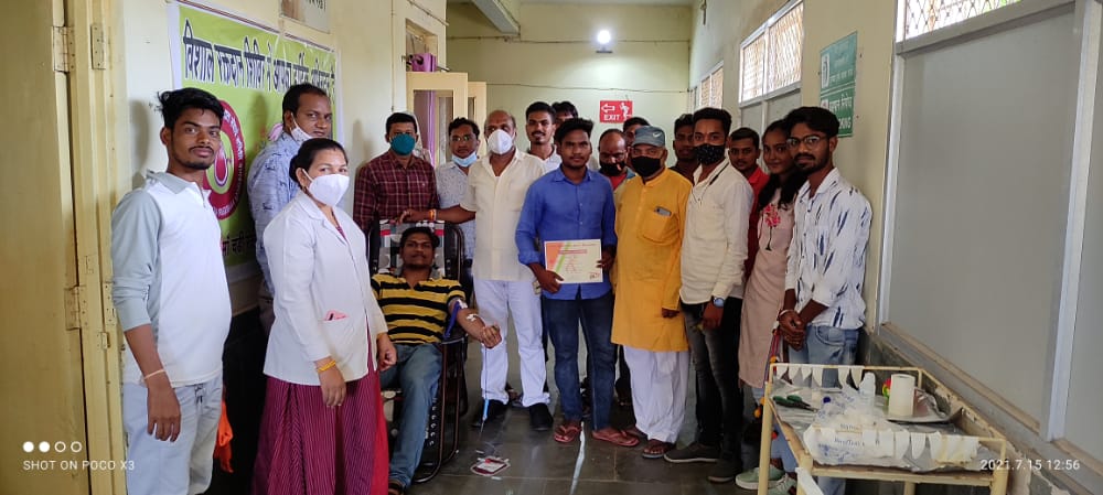 जनपद उपाध्यक्ष  भेखलाल साहू  पहुंचे विशाल रक्तदान शिविर में