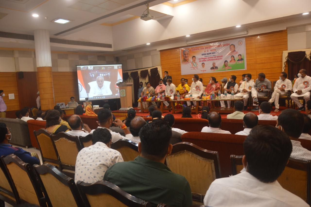 अर्चना पोर्ते ने छत्तीसगढ़ अनुसूचित जनजाति आयोग के सदस्य का शपथ ले कार्यभार सम्हाला