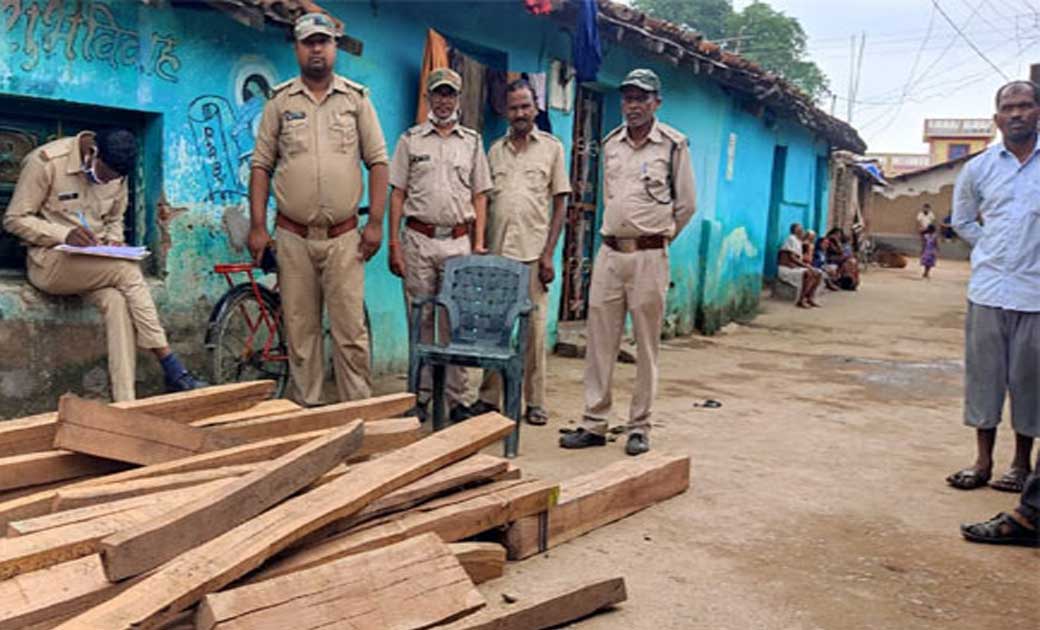 वन विभाग की ताबड़तोड़  कार्रवाही, घुमरगुड़ा के एक घर में की ... - CG Sandesh