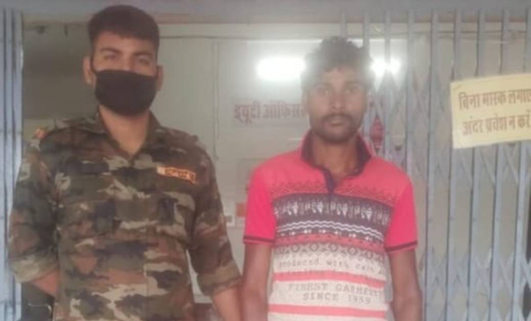 कलयुगी नशेड़ी बेटे ने उतारा पिता को मौत की घाट...टांगी और फाव... - CG Sandesh