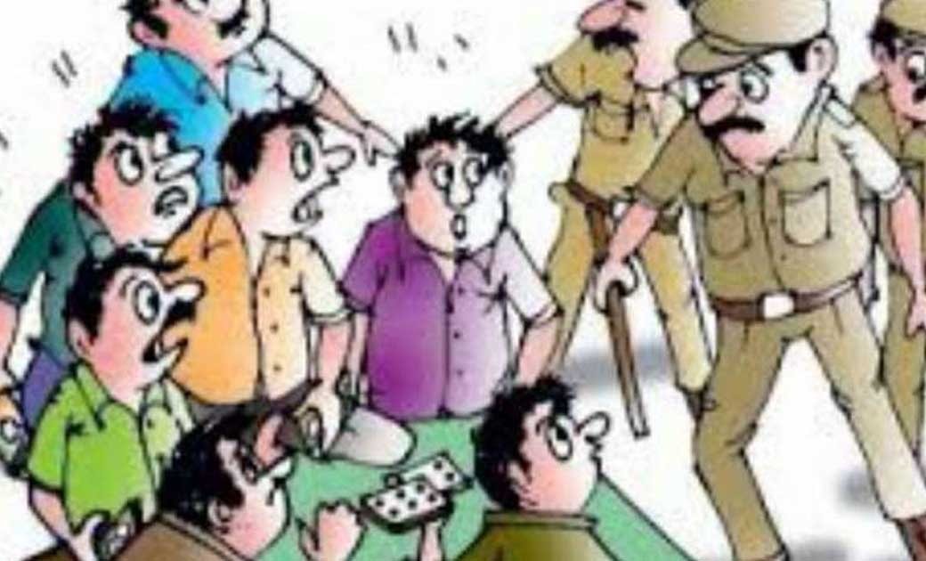 पटेवा : जंगल में जुआ खेल रहे है 06 जुआरियो पर कार्यवाही. 