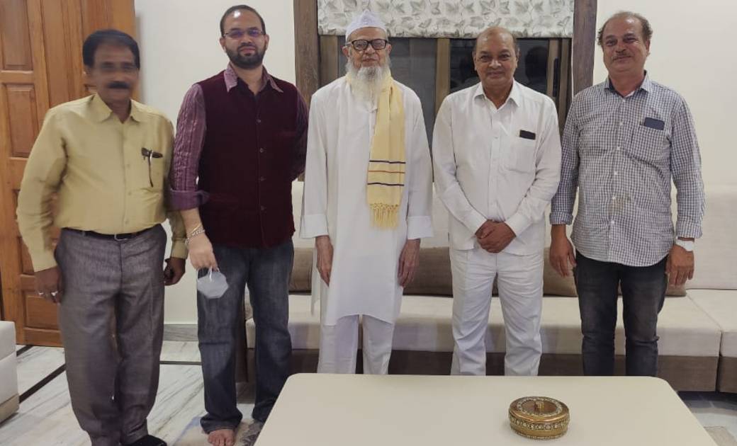बागबाहरा क्षेत्र के वरिष्ठ नेताओं के घर पहुंचे अग्नि