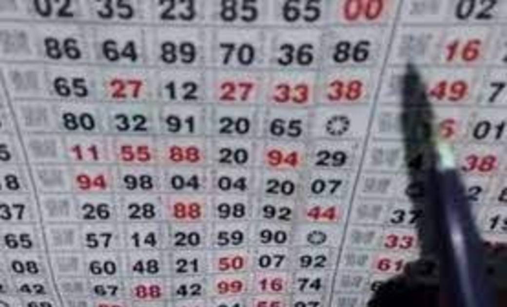 सुभाषपारा में सट्टा पट्टी लिखकर दांव लगवाने वाले पर करवाई