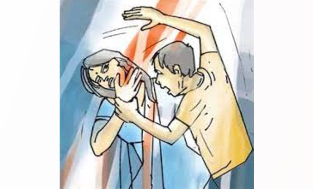 शक के चलते पति ने की मारपीट, महिला ने की पुलिस में शिकायत.