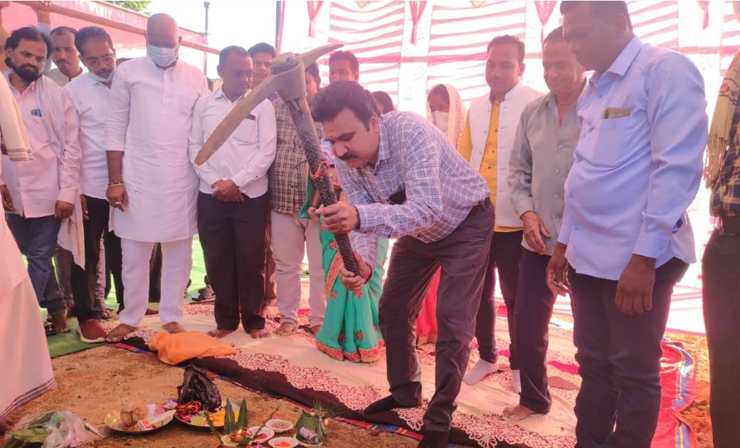 जिला सहकारी बैंक कोमाखान का भूमि पूजन हुआ संपन्न। 46 लाख की लागत से बनेगा नया बैंक भवन।