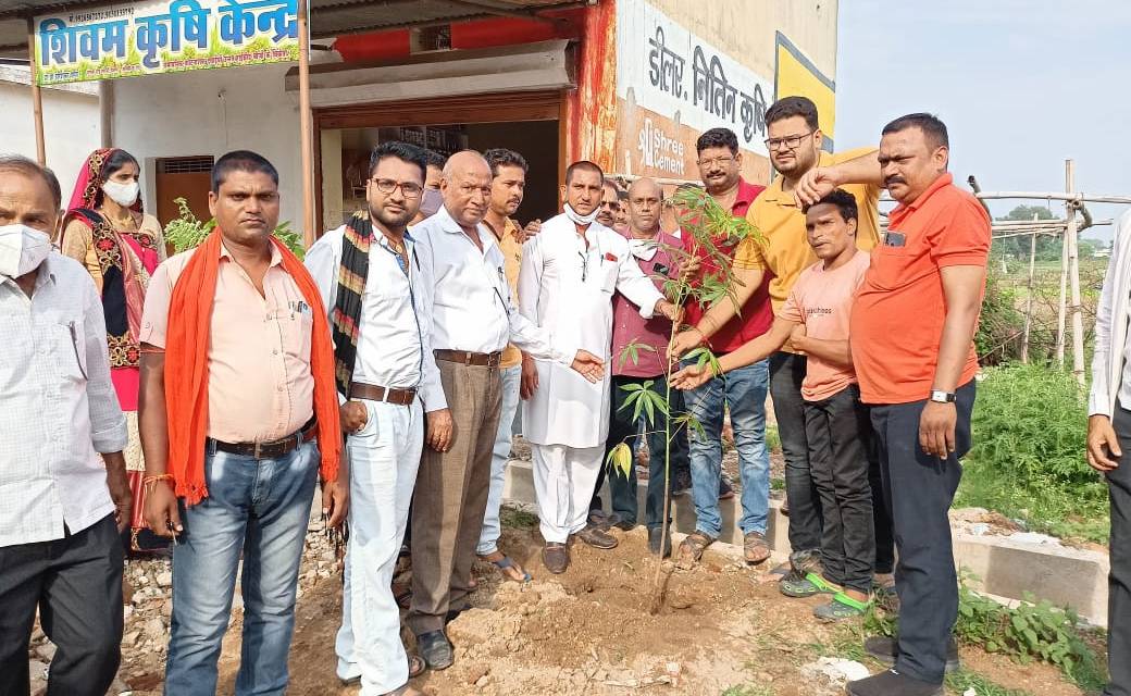 भारतीय जनता पार्टी मण्डल लोरमी द्वारा डॉ. श्यामा प्रसाद मुखर्जी जी के जन्मदिन पर किया गया वृक्षारोपण 
