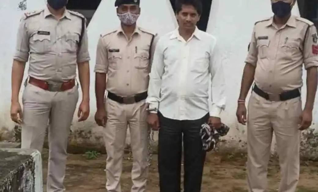 लोगों को दिखाए सपने... 10 व्यक्ति जोड़ने पर मिलेगी  हुंडई कंपनी की कार....कई लोगों से ले गया 25 हजार 
