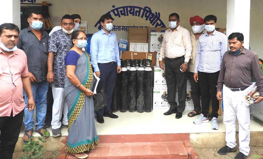 कलेक्टर डोमन सिंह ने पिथौरा नगरीय निकाय में शत्-प्रतिशत् टीक... - CG Sandesh