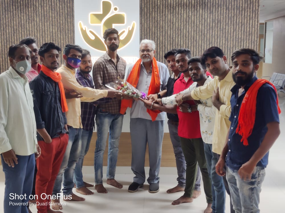 चिकित्सक दिवस पर भाजयुमो ने भाजपा जिला संयोजक एन.जी.ओ प्रकोष... - CG Sandesh
